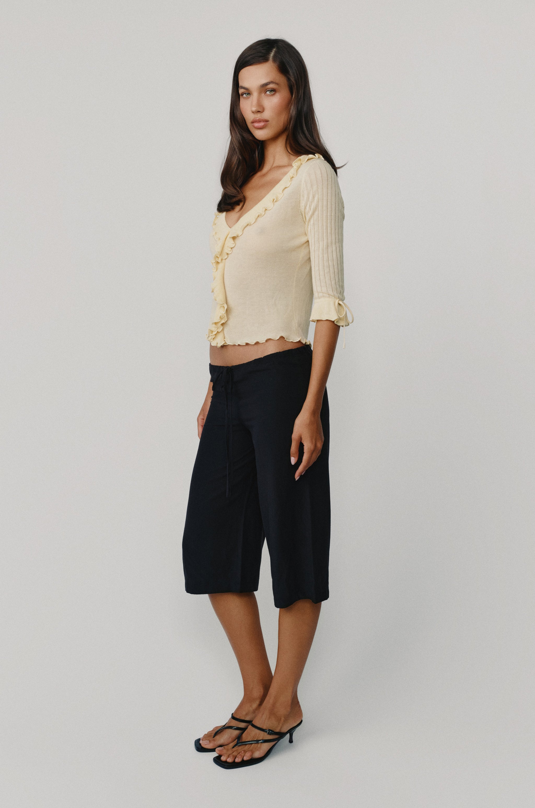 Arden Capri Pant | Black – With Jéan