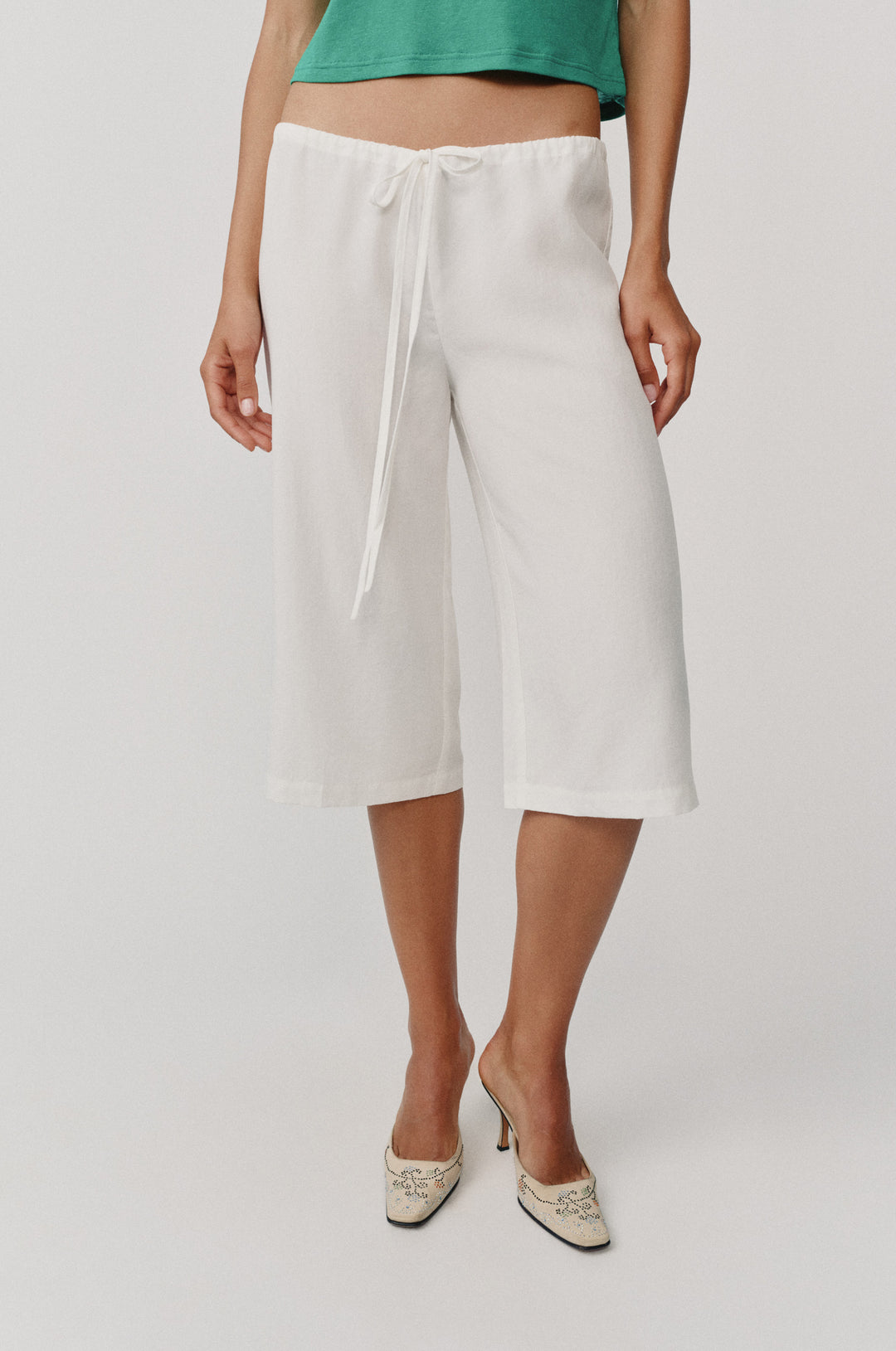 Arden Capri Pant | White alternate product view